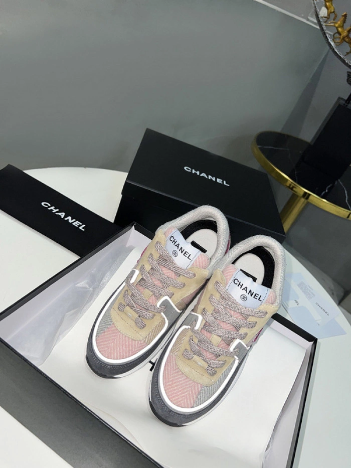 CH@NEL SNEAKERS