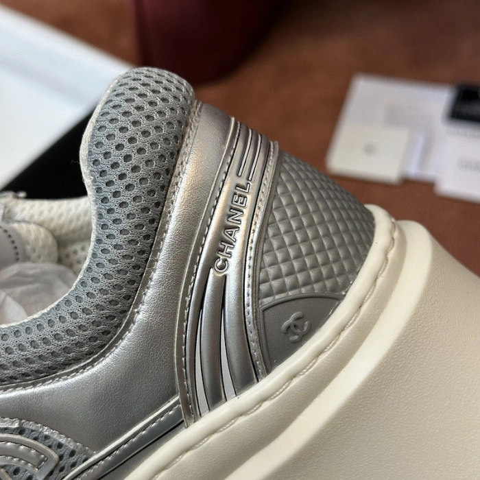 CH@NEL SNEAKERS