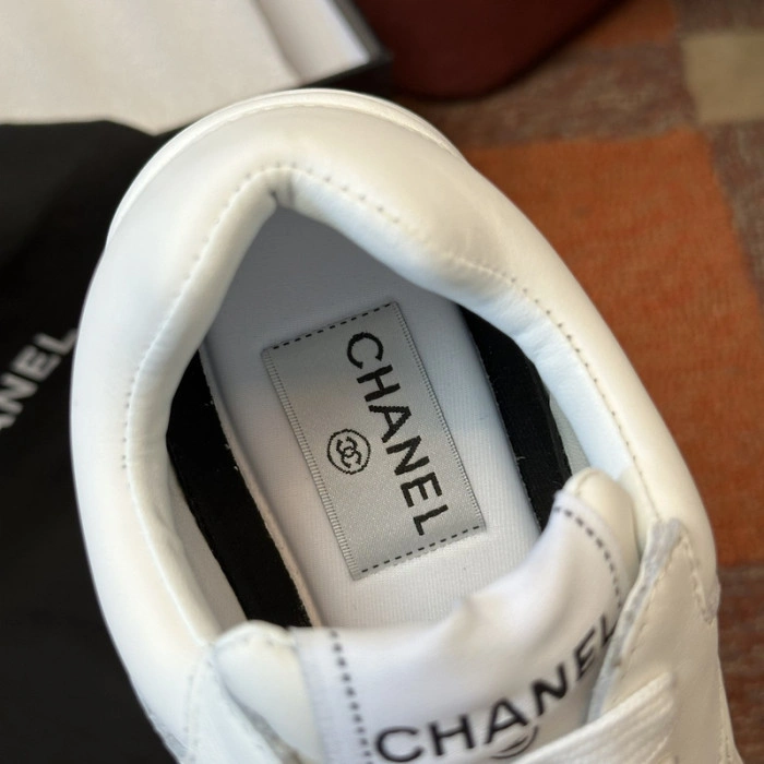 CH@NEL SNEAKERS