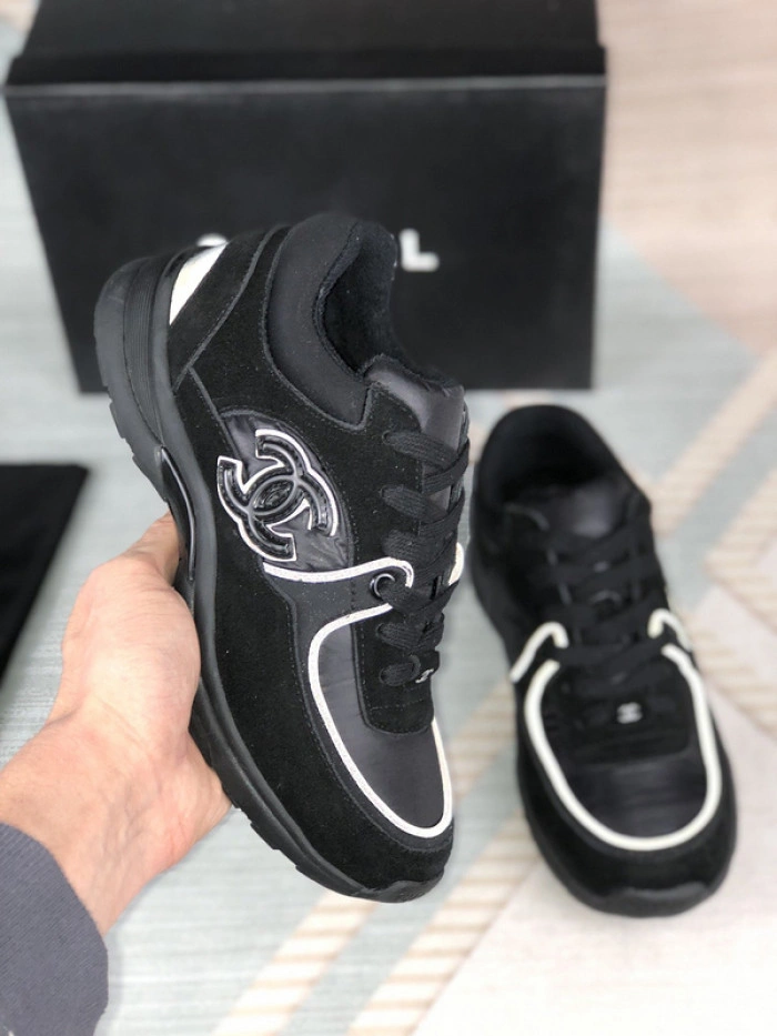 CH@NEL SNEAKERS