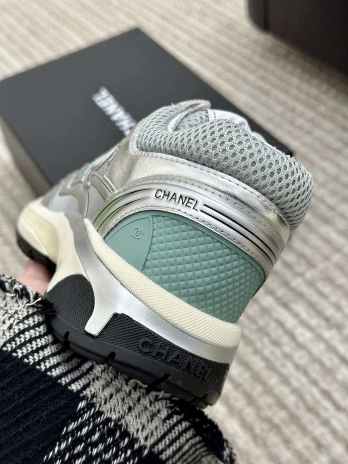 CH@NEL SNEAKERS