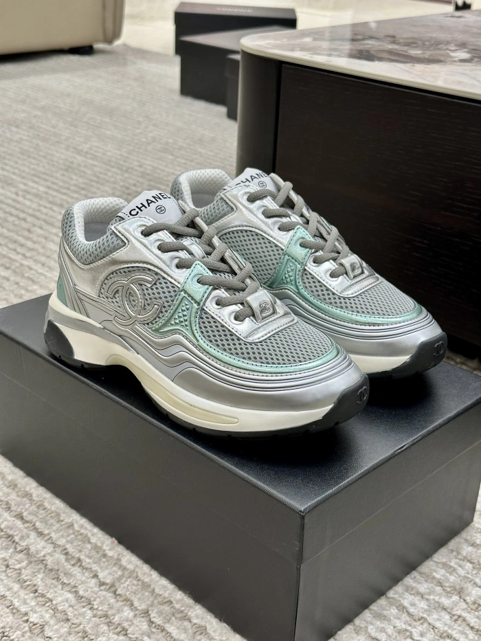 CH@NEL SNEAKERS