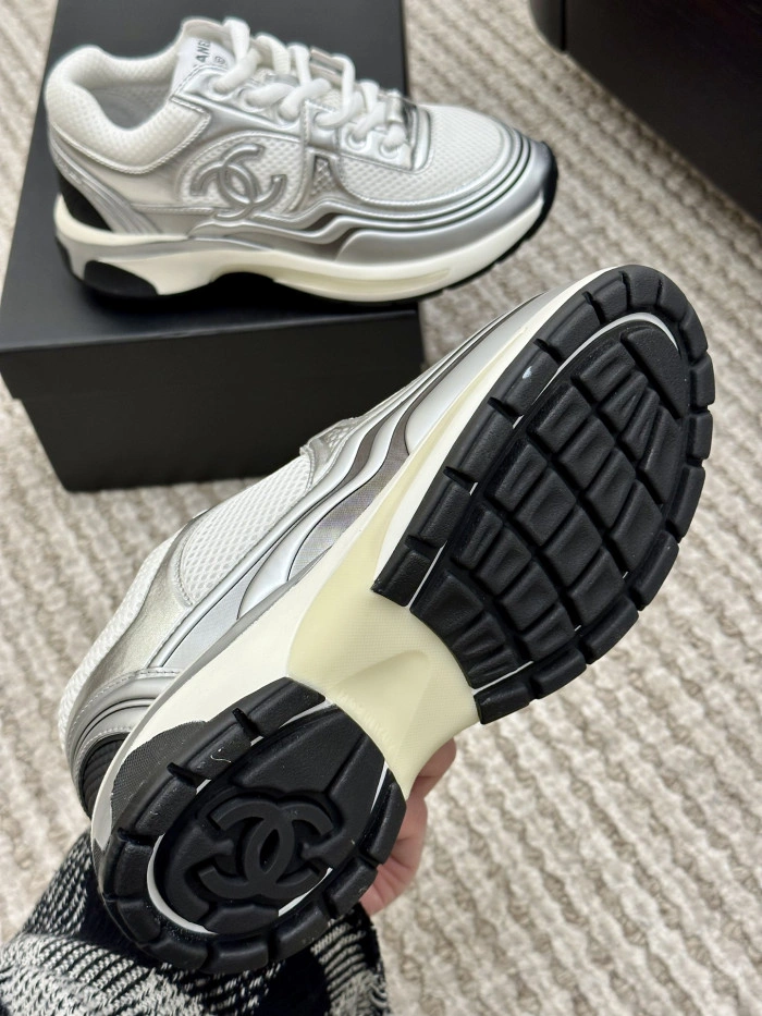 CH@NEL SNEAKERS