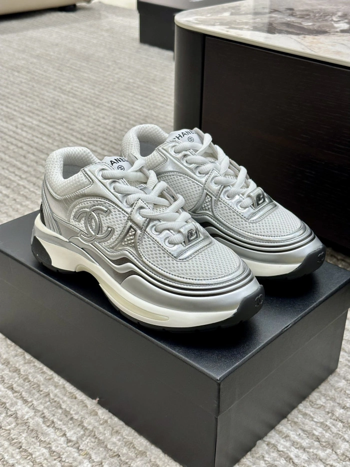 CH@NEL SNEAKERS