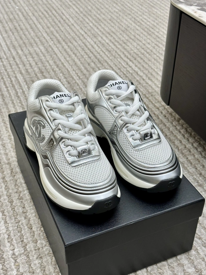 CH@NEL SNEAKERS