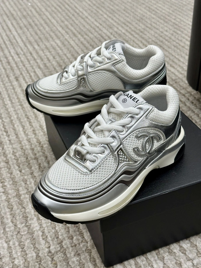 CH@NEL SNEAKERS