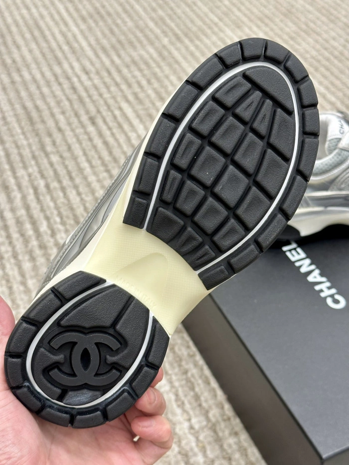 CH@NEL SNEAKERS