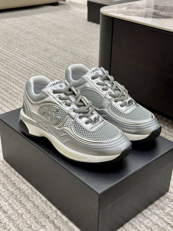 CH@NEL SNEAKERS