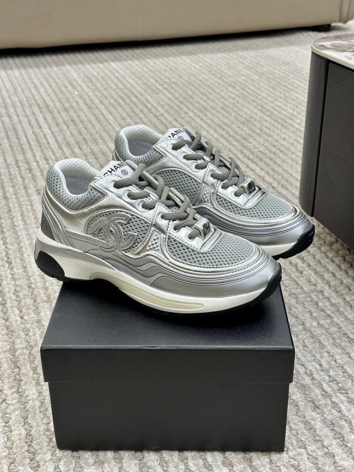 CH@NEL SNEAKERS