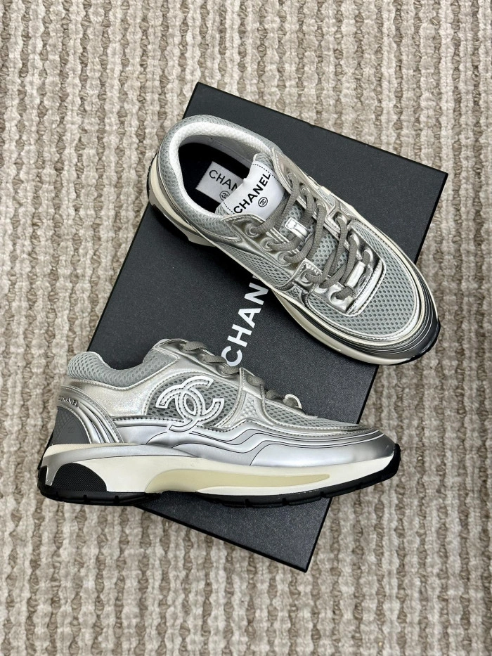 CH@NEL SNEAKERS