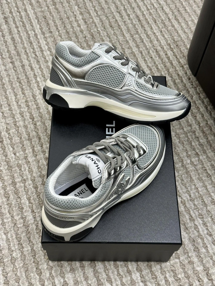 CH@NEL SNEAKERS