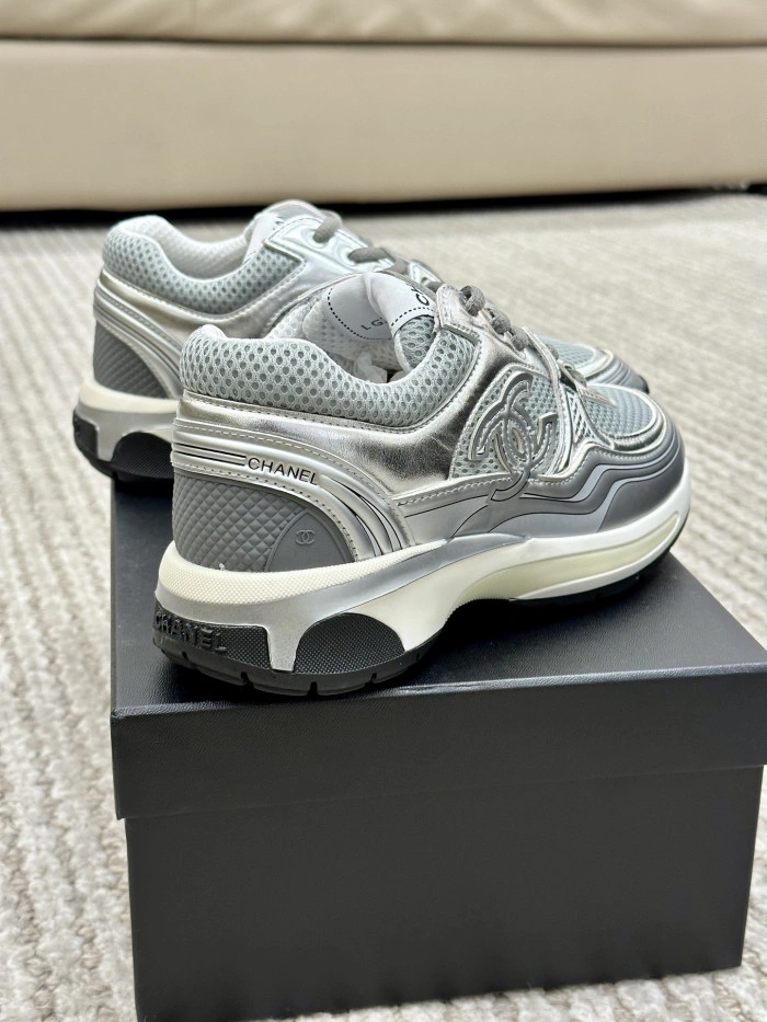 CH@NEL SNEAKERS