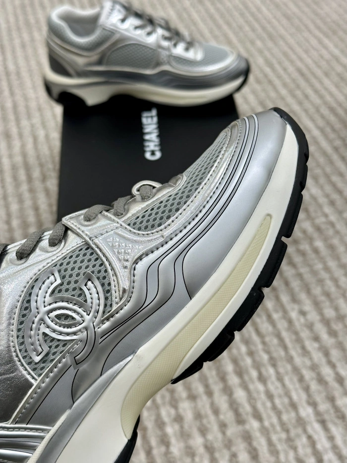 CH@NEL SNEAKERS