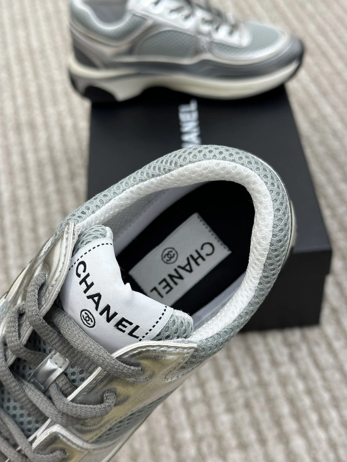 CH@NEL SNEAKERS