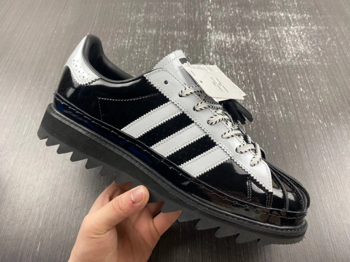 CLOT x adidas Sneaker