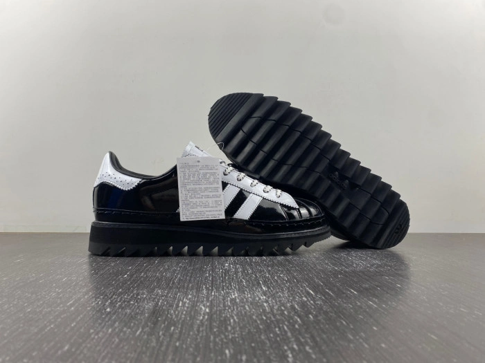 CLOT x adidas Sneaker