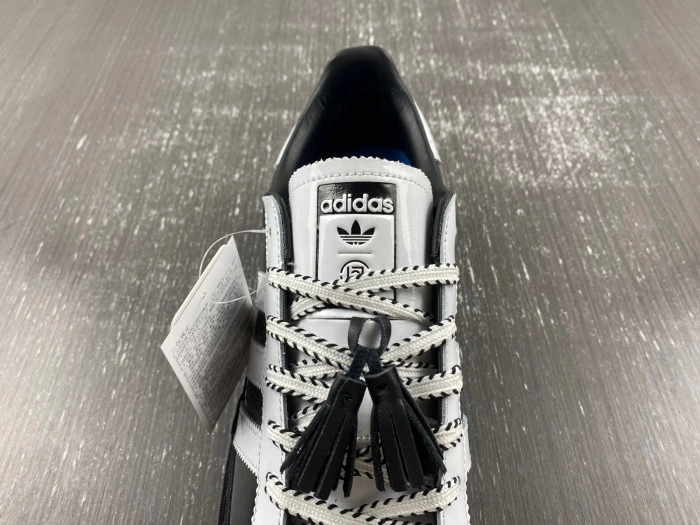 CLOT x adidas Sneaker