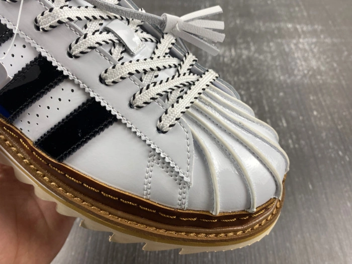 CLOT x adidas Sneaker