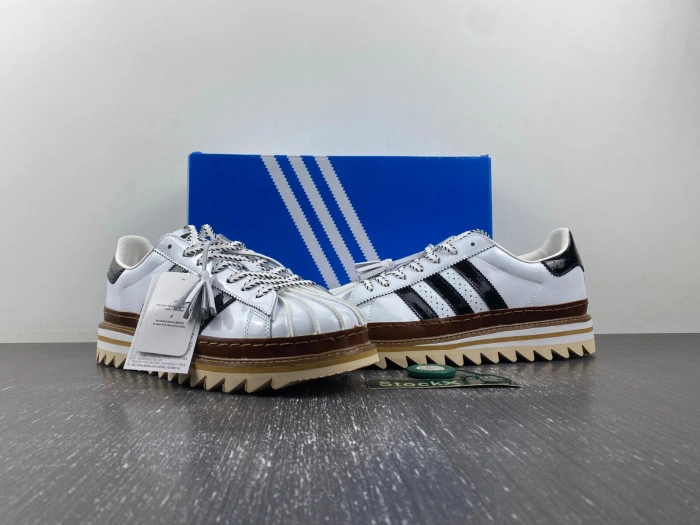 CLOT x adidas Sneaker