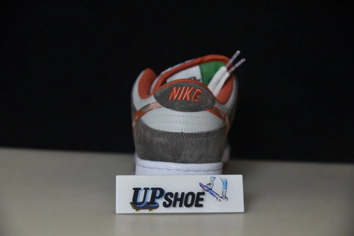 Crushed D.C. x Nike SB Dunk Low DH7782 001