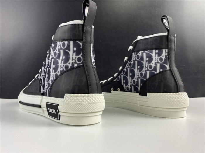 DIOR B23 Oblique Sneaker