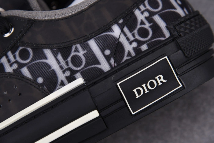 DIOR B23 Oblique Sneaker