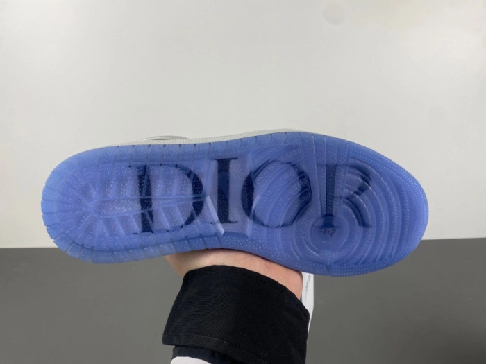 Dior x Air Jordan 1 High   CN8607-002