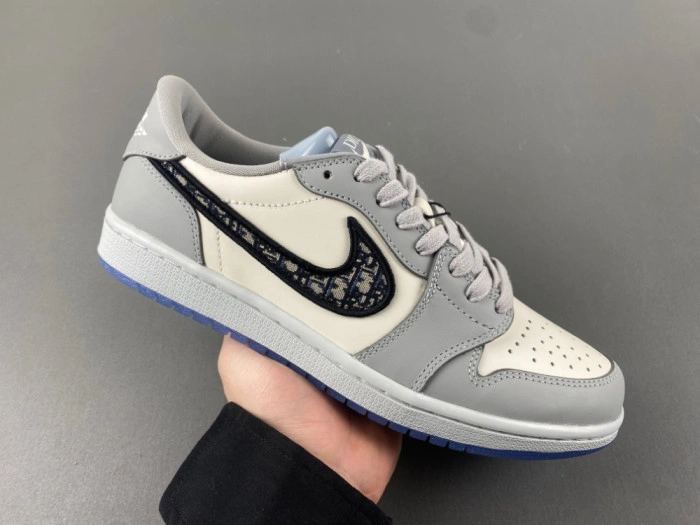 Dior x Air Jordan 1 Low   CV0343-100