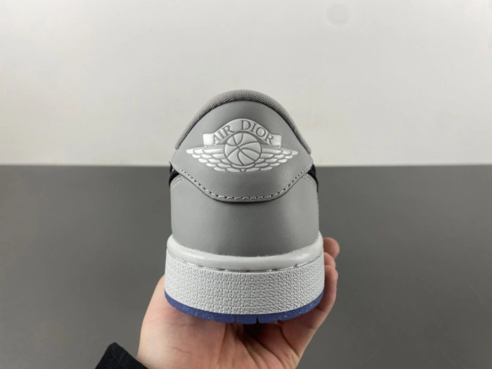 Dior x Air Jordan 1 Low   CV0343-100