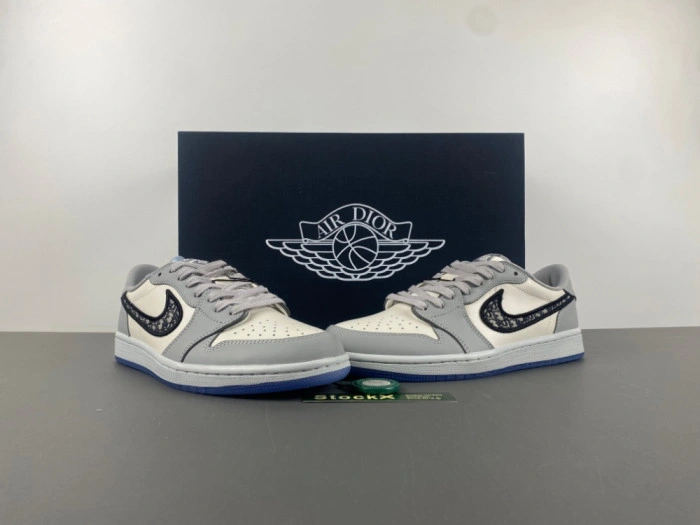 Dior x Air Jordan 1 Low   CV0343-100
