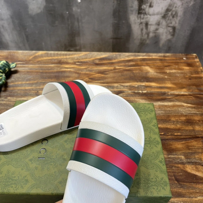 GUCC SANDALS