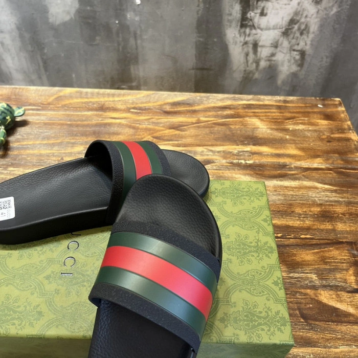 GUCC SANDALS