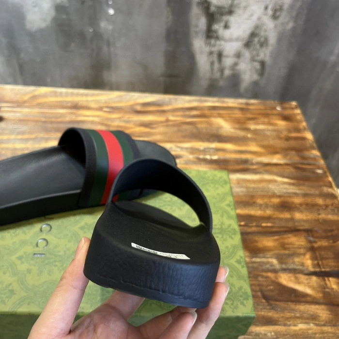 GUCC SANDALS