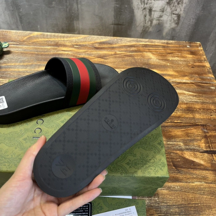 GUCC SANDALS