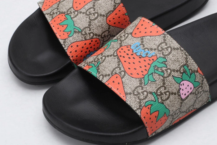 GUCC SANDALS