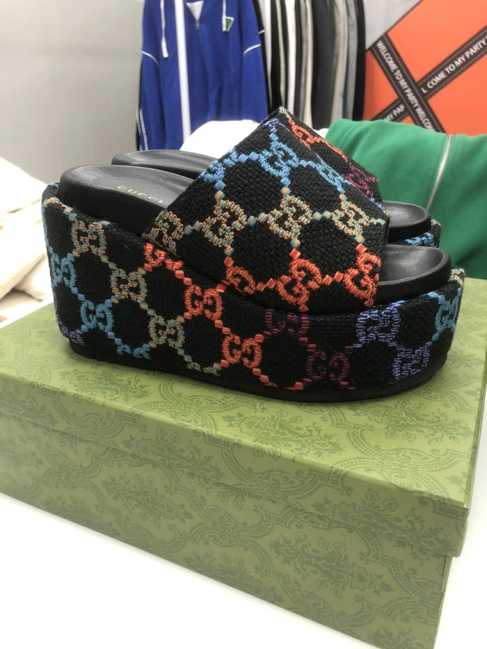 GUCC SANDALS