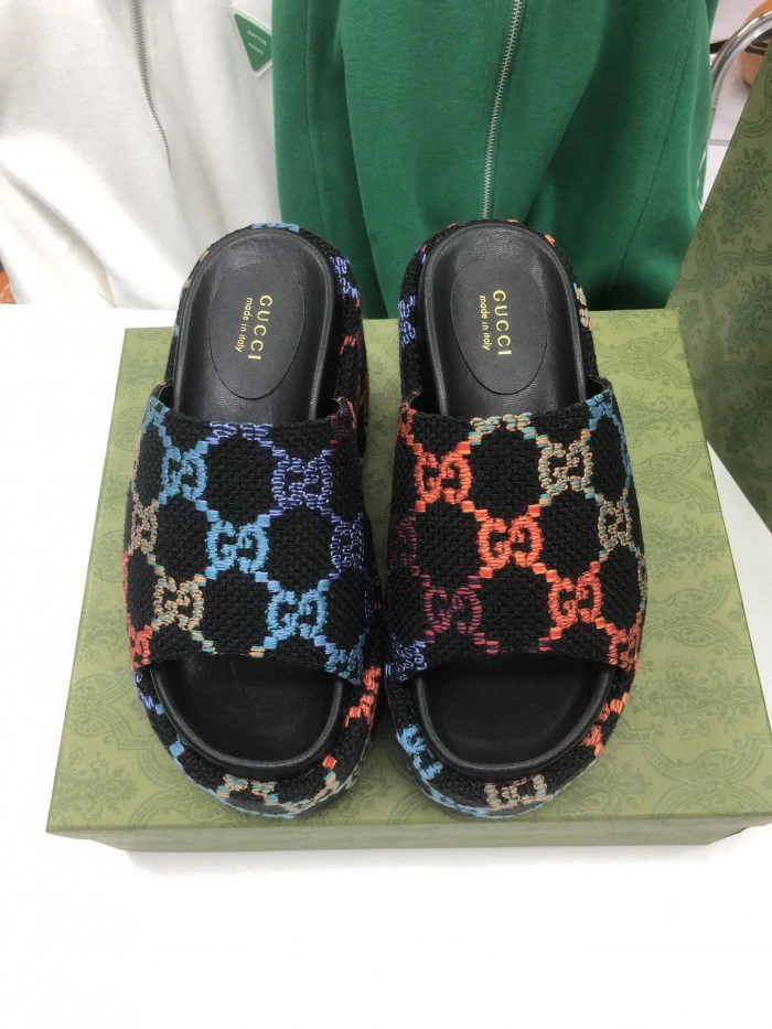GUCC SANDALS