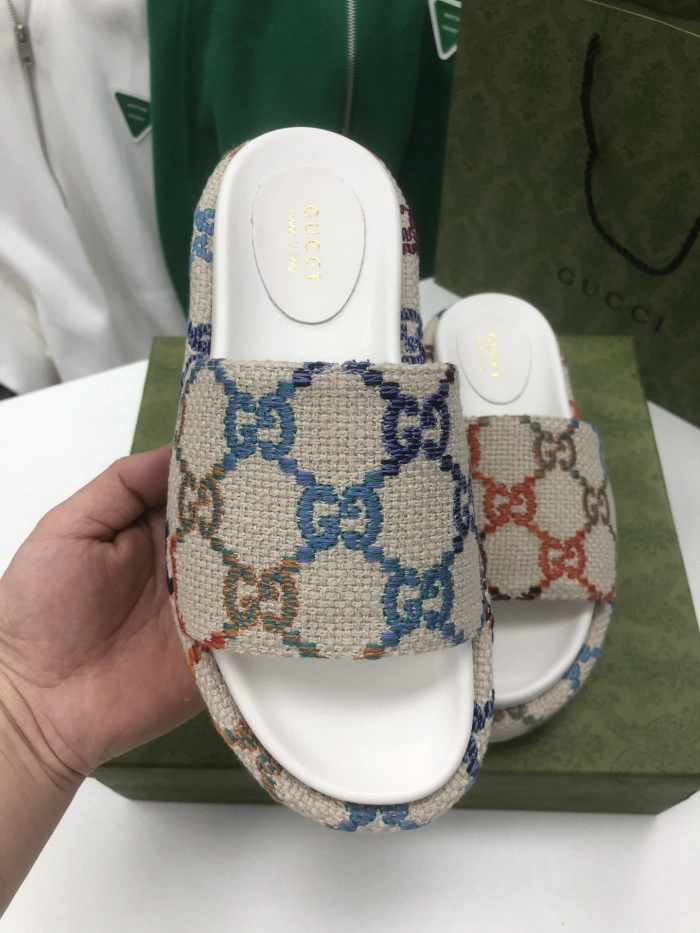 GUCC SANDALS