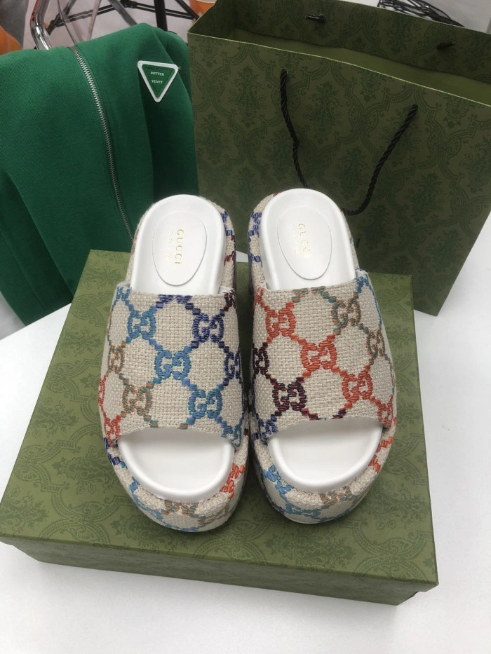 GUCC SANDALS
