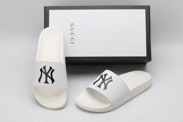 GUCC SANDALS