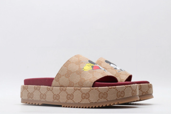 GUCC SANDALS