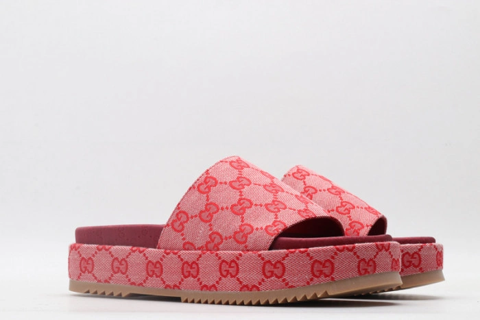 GUCC SANDALS
