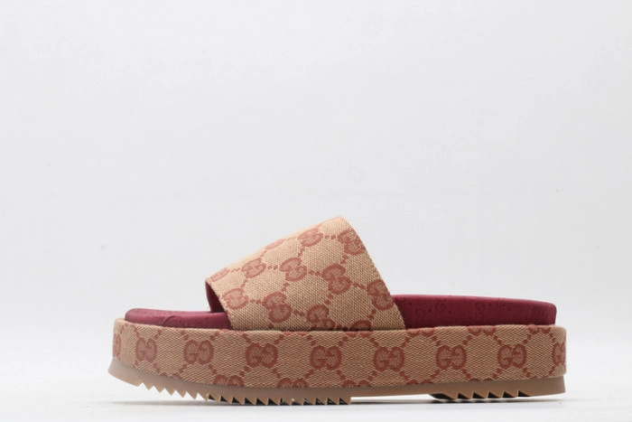 GUCC SANDALS