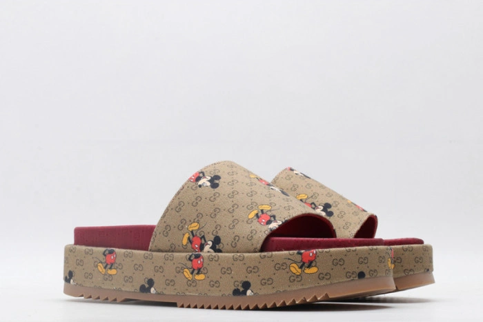 GUCC SANDALS