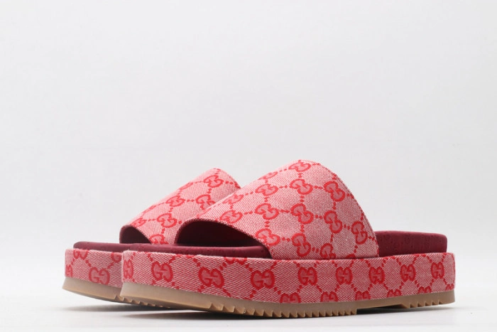 GUCC SANDALS