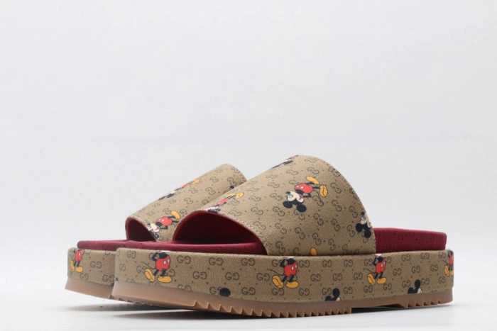 GUCC SANDALS