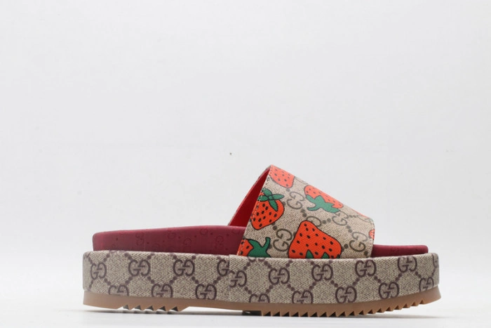 GUCC SANDALS