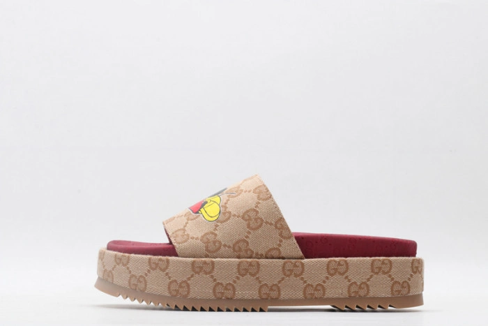 GUCC SANDALS
