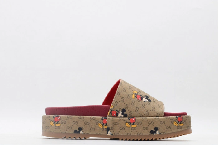 GUCC SANDALS