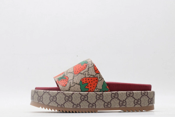 GUCC SANDALS